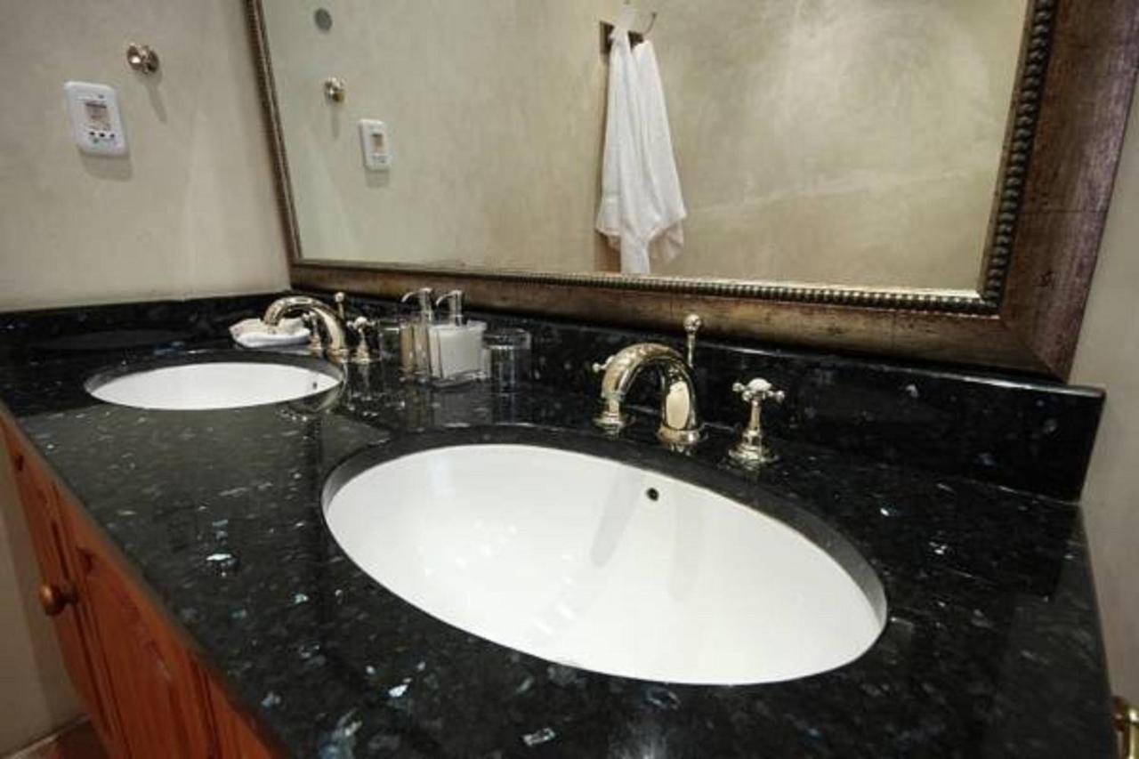 Dundi Lodge Augrabies Bagian luar foto